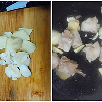 香菇玉米排骨汤的做法图解2