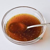 #珍选捞汁 健康轻食季#低脂健康凉拌红白萝卜片的做法图解2