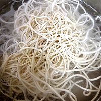 韭苔肉丝面 的做法图解7