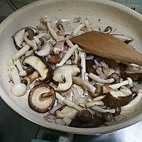 蘑菇奶酪藜麦烩饭的做法图解6