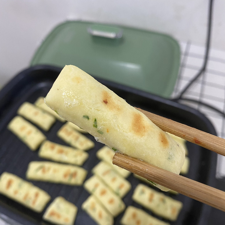 宝宝的手指食物~葱花虾皮发面饼的做法