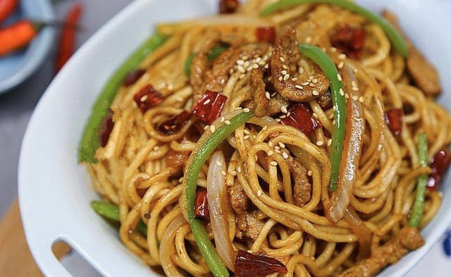 香辣牛肉炒面的做法