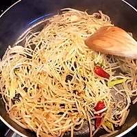 快手菜-炒绿豆芽的做法图解4