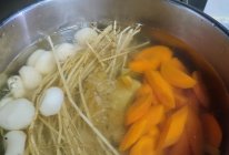 胡萝卜+茅根+竹蔗+马蹄=水的做法