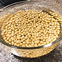 黄豆猪蹄汤的做法图解1