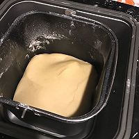 蘑菇云蜜蜜豆面包的做法图解3