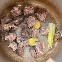 #黄河路美食#羊肉炖土豆的做法图解2
