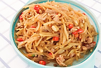 土豆丝炒肉的做法