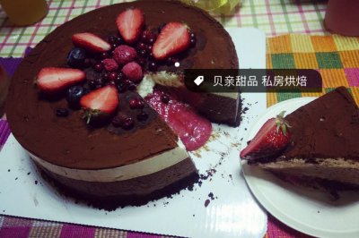 黑白巧克力树莓流心慕斯