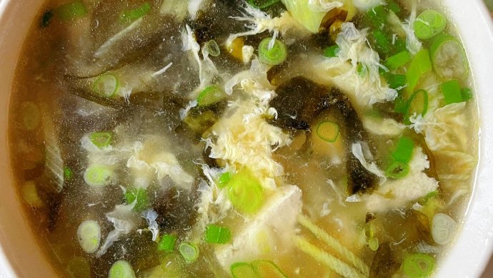紫菜豆腐蛋花汤，鲜香美味就在这碗！