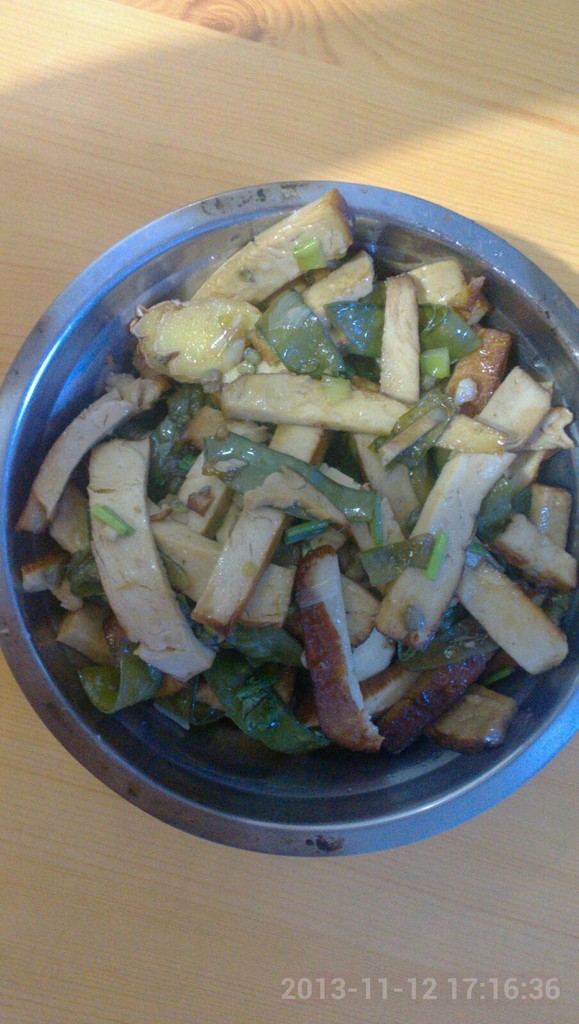 Fried chicken and tofu with lotus bean