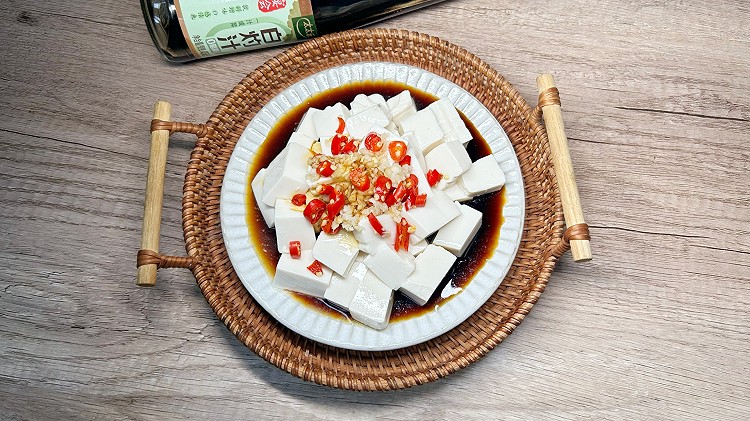 10分钟低脂快手菜：香辣白灼豆腐，清蒸嫩豆腐的做法
