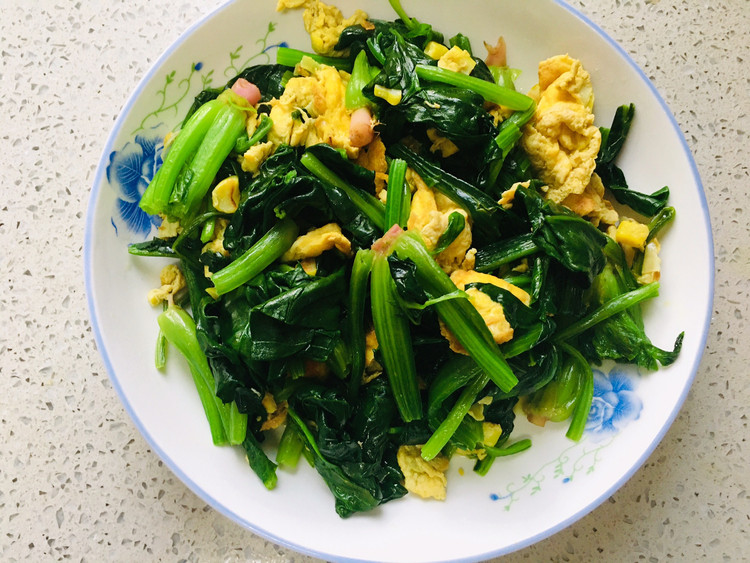 菠菜炒鸡蛋的做法