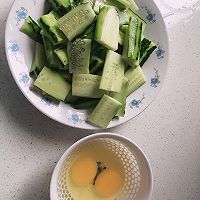 黄瓜炒鸡蛋的做法图解3