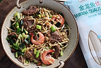 #肉食者联盟# 牛肉炒空心面的做法