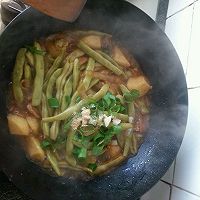 肉炖豆角土豆粉条的做法图解5