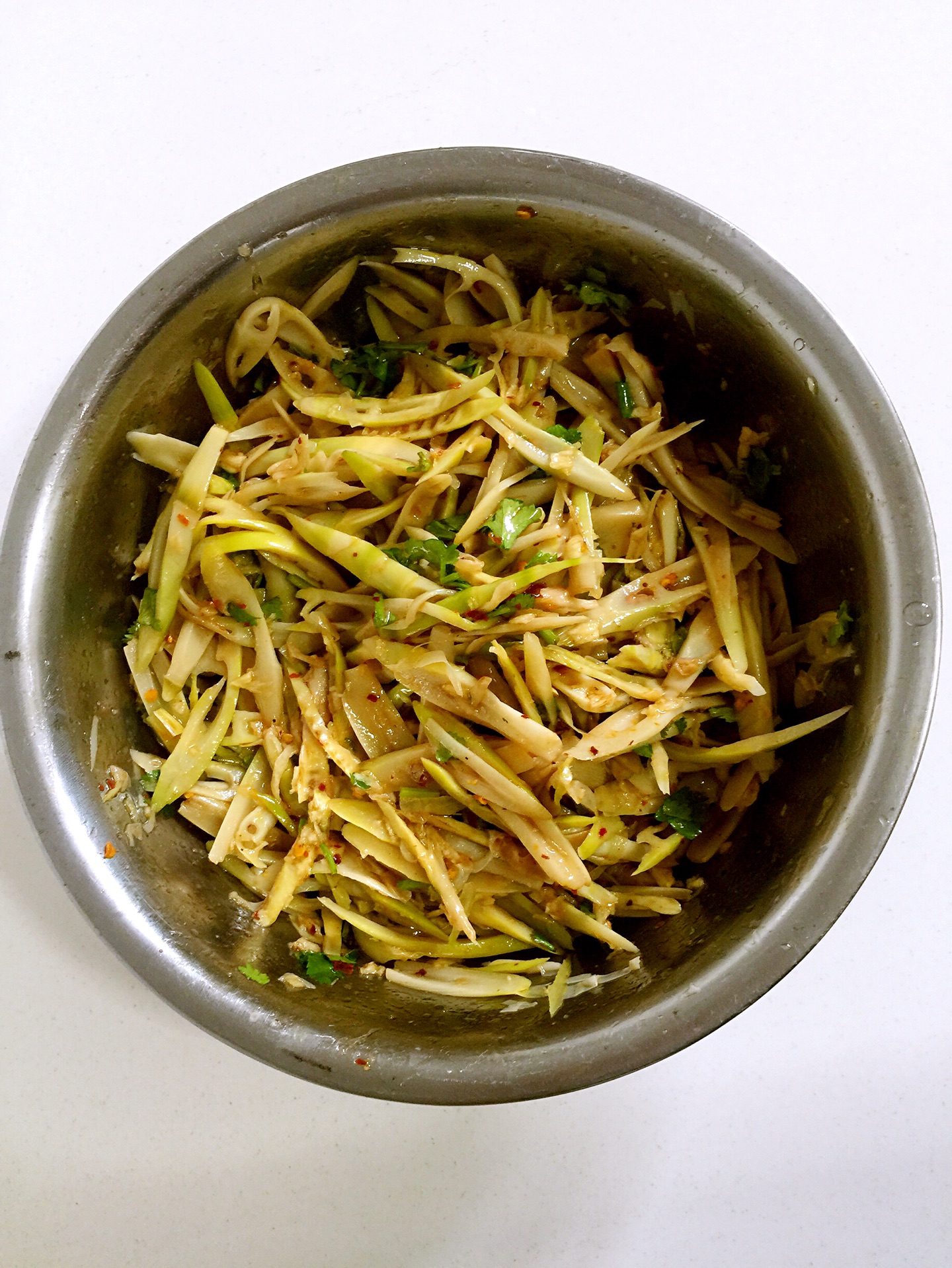 竹笋怎么做好吃 ?教你简单方法，鲜嫩脆爽，美味又下饭 | 说明书网
