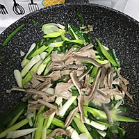 蒜苗炒猪肚的做法图解7