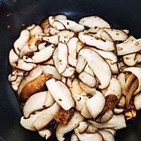 十分钟减脂餐～香菇西兰花的做法图解3