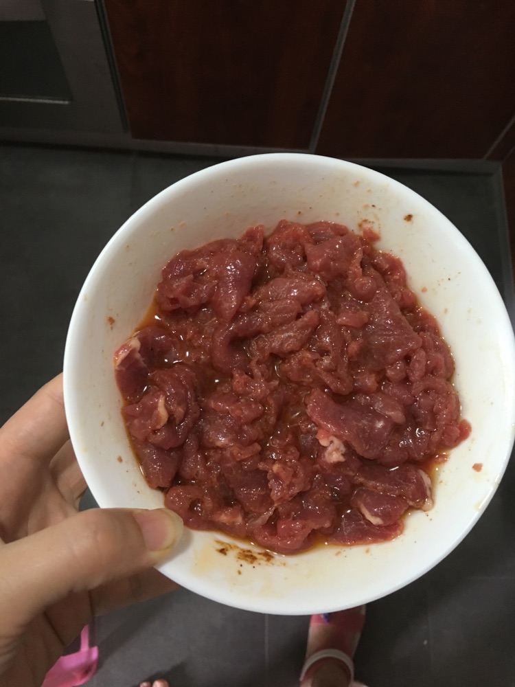 芥蓝炒牛肉的做法图解2