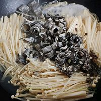 葱辣肉卷金针菇的做法图解2