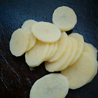 #夏日素菜#剁椒土豆片的做法图解2