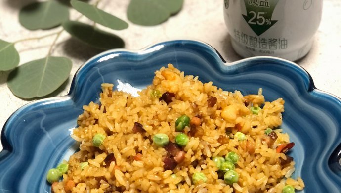 酱油腊味炒饭