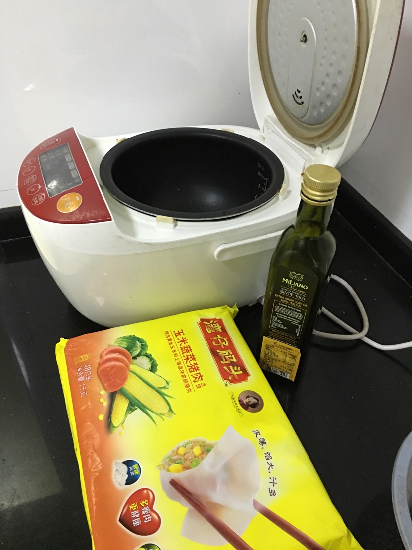 煎饺 电饭锅版的做法图解1