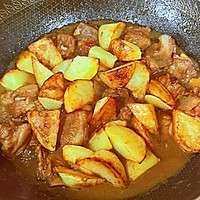 #名厨汁味正当夏#红烧排骨炖土豆的做法图解10