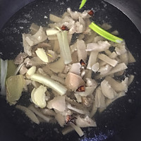 麻辣猪皮的做法图解1