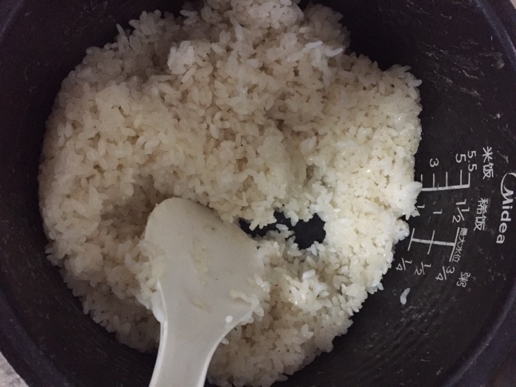 黄金芝麻团（要交作业哦）的做法图解1