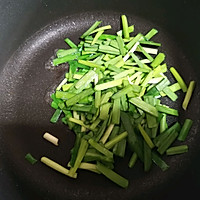 清脆爽口的肉丝豆芽炒合菜的做法图解5