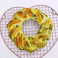 #车厘子自由行#圣诞椰蓉抹茶花环面包的做法图解18
