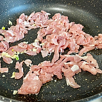 #暖冬酱在手，嗨吃部队锅#辣白菜豆腐汤的做法图解2