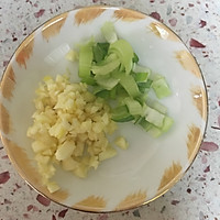 角瓜黄瓜炒虾仁儿的做法图解1