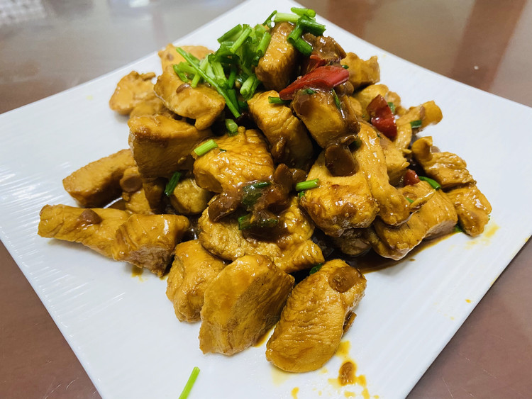 酱爆鸡肉的做法