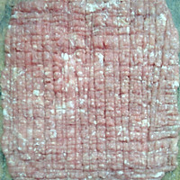 猪肉丸子的做法图解2