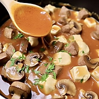 这个蒜香口蘑牛肉粒也太香啦。黑椒味、蒜香味、鲜香味香迷糊了的做法图解4