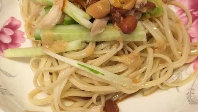 鸡丝冷面