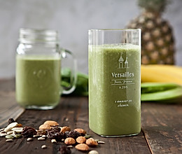 Vitamix版绿色精力汤，保证蔬果营养的做法