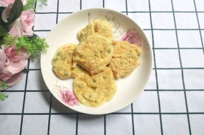 胡萝卜青豆鸡蛋饼
