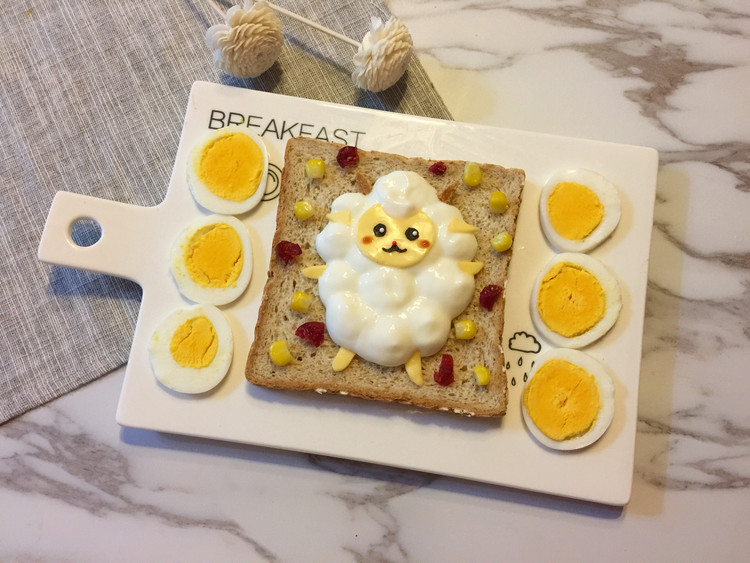 儿童卡通早餐—小绵羊酸奶吐司的做法