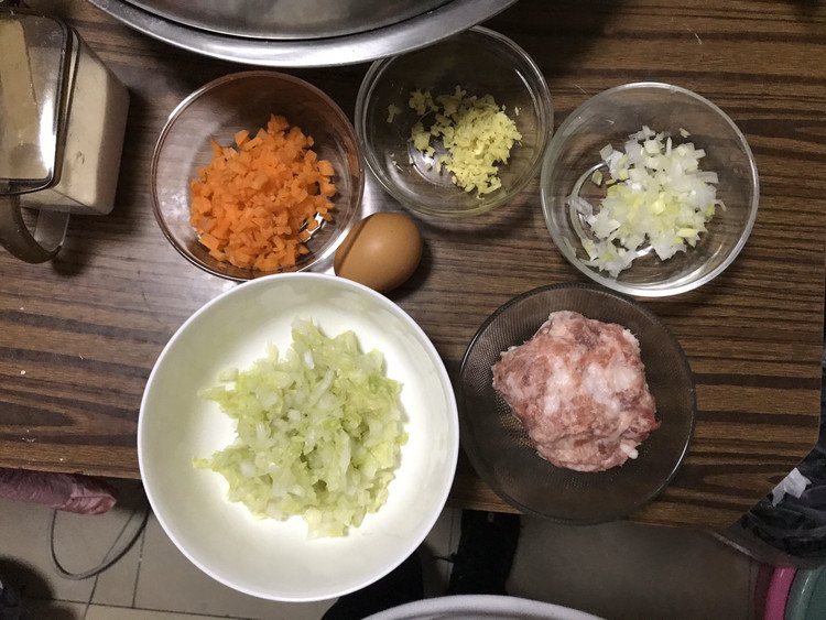 白菜猪肉饺子的做法