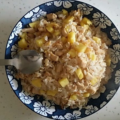 菠萝鸡肉炒大米