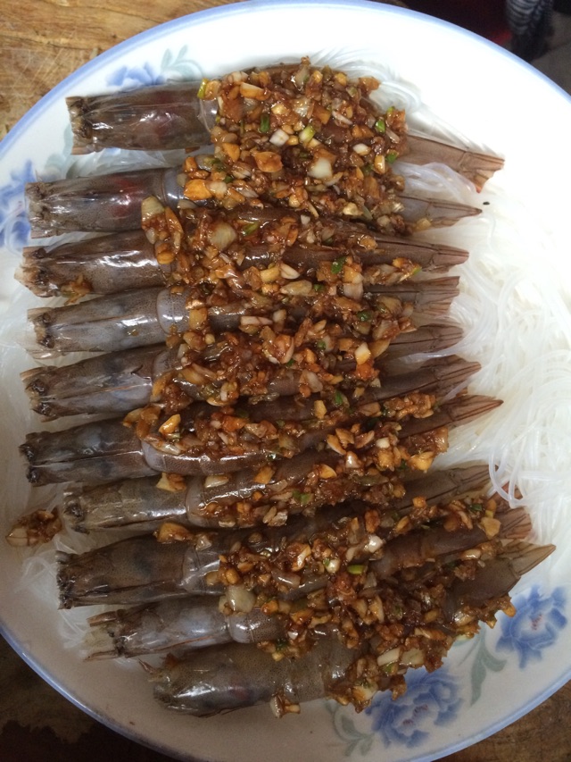 蒜蓉粉丝开边虾的做法图解5