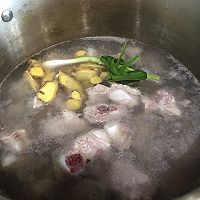 糖醋排骨的做法图解3
