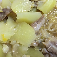 自制东北菜 酸菜猪肉土豆炖粉条的做法图解5