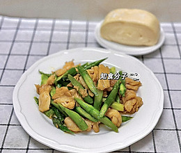 芦笋炒鸡胸肉的做法