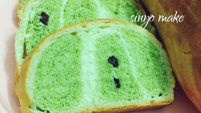 抹茶双色蔓越莓面包