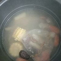 玉米山药排骨汤的做法图解10